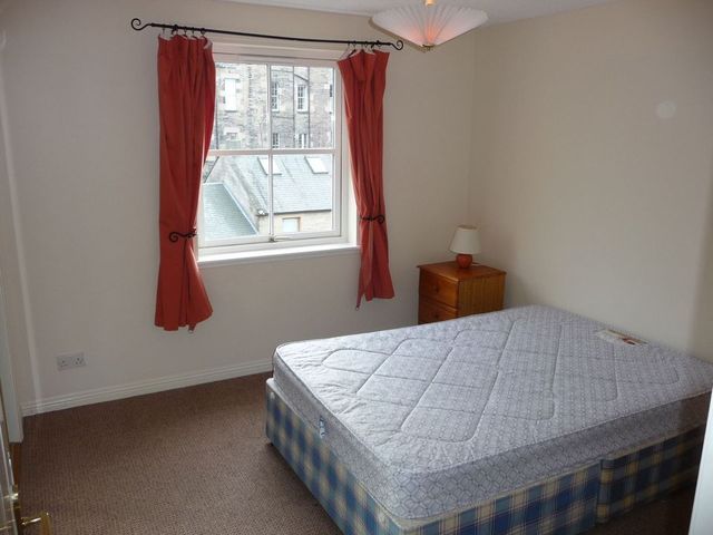  Image of 2 bedroom Flat to rent in Huntingdon Place Edinburgh EH7 at Broughton Edinburgh Edinburgh, EH7 4AT