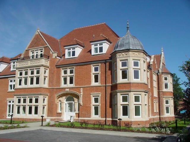  Image of 2 bedroom Flat to rent in Falmouth Avenue Newmarket CB8 at Falmouth Avenue  Newmarket, CB8 0NA