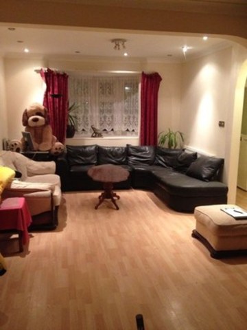  Image of 4 bedroom Terraced house to rent in Inglehurst Gardens Ilford IG4 at INGLEHURST GARDENS  GANTS HILL, IG4 5HE