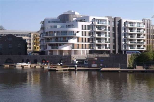  Image of 1 bedroom Flat to rent in Millennium Promenade Bristol BS1 at Bristol, BS1 5SW