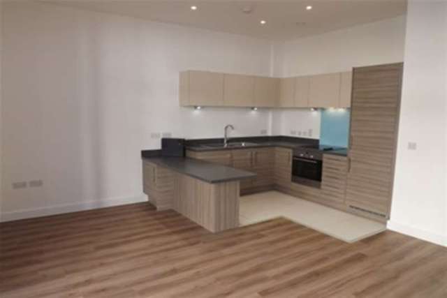  Image of 1 bedroom Flat to rent in Millennium Promenade Bristol BS1 at Bristol, BS1 5SW