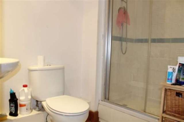  Image of 4 bedroom Detached house to rent in Richmond Road Kingston upon Thames KT2 at Kingston upon Thames, KT2 5BF