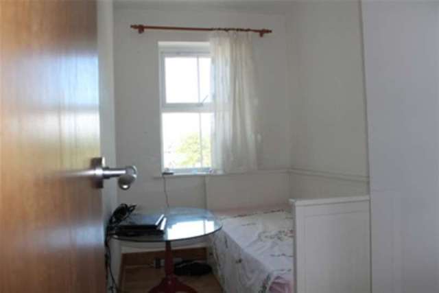  Image of 4 bedroom Detached house to rent in Richmond Road Kingston upon Thames KT2 at Kingston upon Thames, KT2 5BF