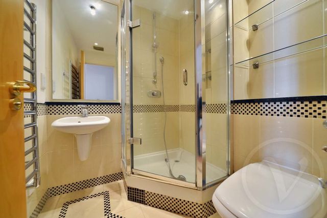  Image of 3 bedroom Flat for sale in Kidderpore Avenue London NW3 at Kidderpore Avenue Hampstead Swiss Cottage, NW3 7SJ