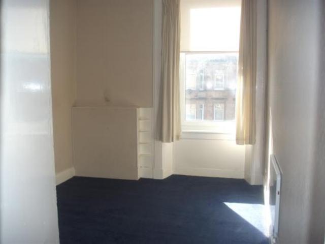  Image of 2 bedroom Flat to rent in Kilmarnock Road Glasgow G43 at Shawlands Glasgow Glasgow, G43 1TX