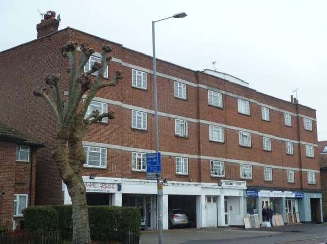  Image of 3 bedroom Flat to rent in Kingston Road Norbiton Kingston upon Thames KT1 at Kingston Upon Thames Surrey, KT1 3PB