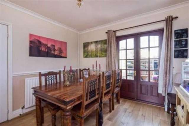  Image of 4 bedroom Detached house to rent in Kingsway Ilkeston DE7 at Ilkeston, DE7 4DG
