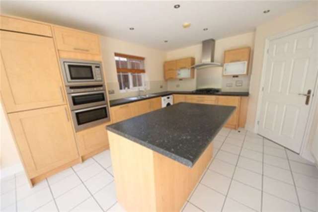  Image of 5 bedroom Detached house to rent in Knox Road Guildford GU2 at Guildford, GU2 9AH