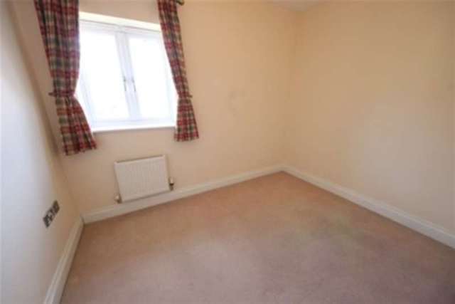  Image of 5 bedroom Detached house to rent in Knox Road Guildford GU2 at Guildford, GU2 9AH