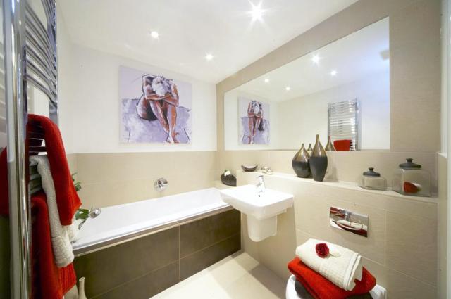  Image of 2 bedroom Flat to rent in Portsmouth Road Esher KT10 at Portsmouth Road Esher Esher, KT10 9FB