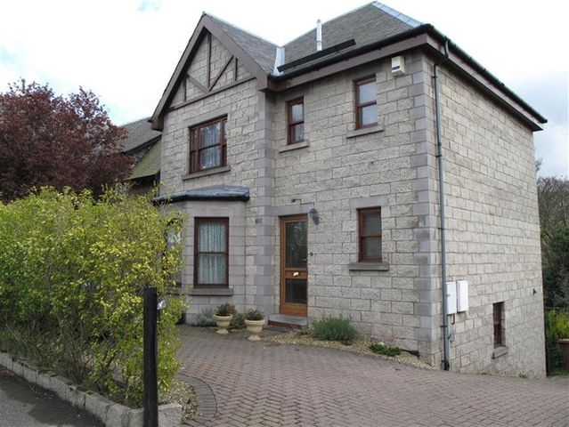  Image of 4 bedroom Detached house to rent in Lanark Road Juniper Green EH14 at Juniper Green Edinburgh Edinburgh, EH14 5DA