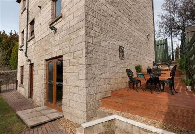  Image of 4 bedroom Detached house to rent in Lanark Road Juniper Green EH14 at Juniper Green Edinburgh Edinburgh, EH14 5DA