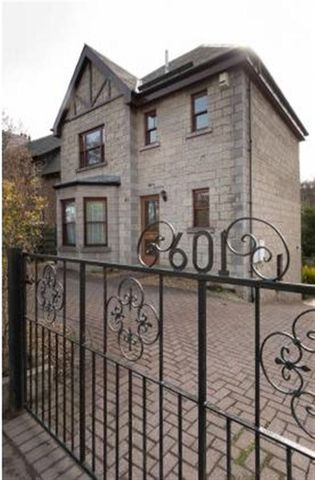  Image of 4 bedroom Detached house to rent in Lanark Road Juniper Green EH14 at Juniper Green Edinburgh Edinburgh, EH14 5DA