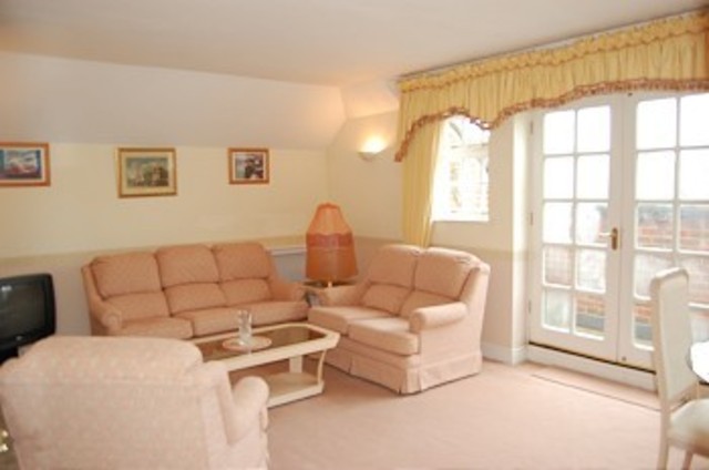  Image of 2 bedroom Flat to rent in Park Lane Stanmore HA7 at Lancaster House Park Lane Stanmore, HA7 3HD