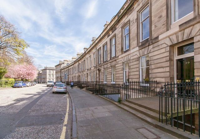  Image of 2 bedroom Flat to rent in Lansdowne Crescent Edinburgh EH12 at West End Edinburgh Edinburgh, EH12 5EH