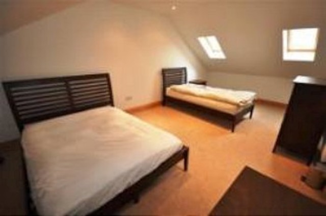  Image of Semi-Detached house to rent in Lansdowne Road London E18 at Lansdowne Road  South Woodford, E18 2AZ