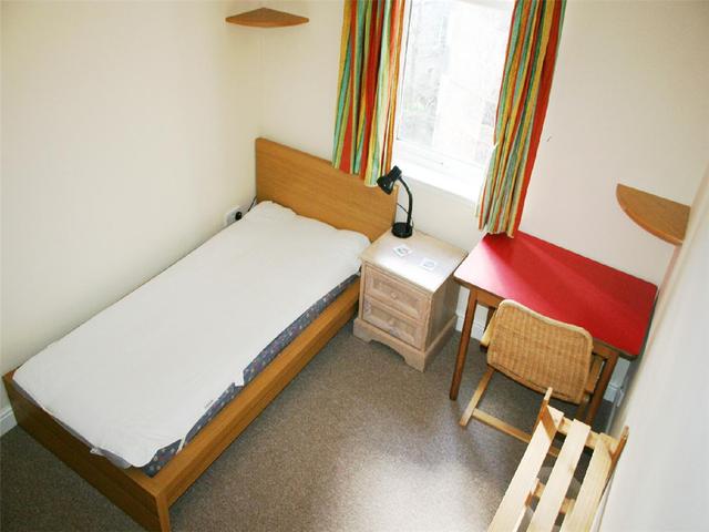  Image of 4 bedroom Flat to rent in Lauriston Gardens Edinburgh EH3 at Meadows Edinburgh Edinburgh, EH3 9HH