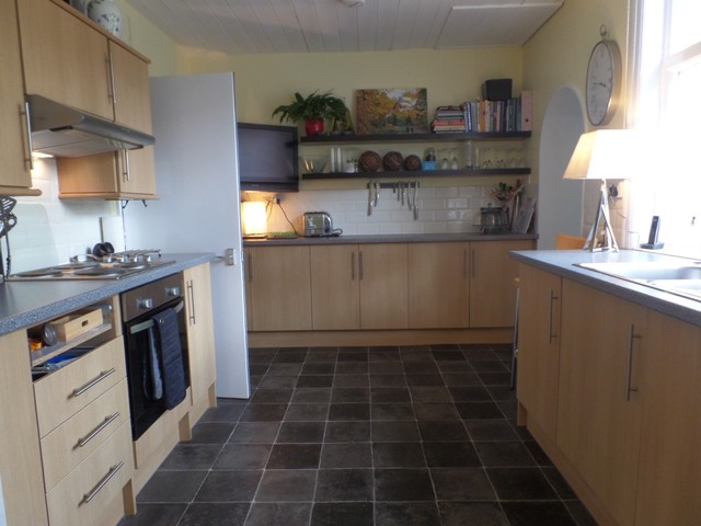  Image of 5 bedroom Detached house to rent in Lavant Road Chichester PO19 at Chichester, PO19 5QY