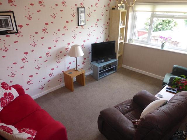  Image of 2 bedroom Maisonette for sale in Lea Vale Dartford DA1 at Crayford Kent Crayford, DA1 4DL