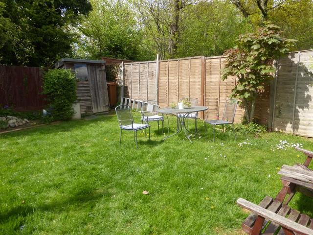  Image of 2 bedroom Maisonette for sale in Lea Vale Dartford DA1 at Crayford Kent Crayford, DA1 4DL