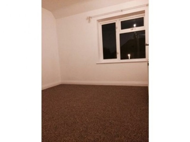  Image of 3 bedroom Terraced house to rent in Lymington Road Dagenham RM8 at LEAMINGTON ROAD  CHADWELL HEATH, RM8 1RT