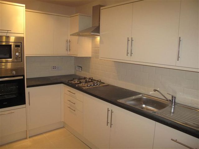  Image of 2 bedroom Flat to rent in Learmonth Grove Edinburgh EH4 at Comely Bank Edinburgh Edinburgh, EH4 1BN