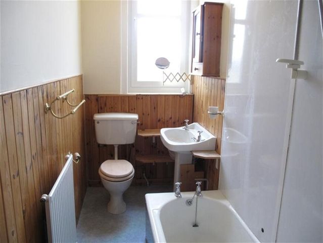  Image of 2 bedroom Flat to rent in Learmonth Grove Edinburgh EH4 at Comely Bank Edinburgh Edinburgh, EH4 1BN