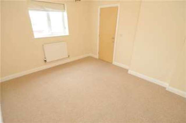  Image of 2 bedroom Flat to rent in Leasowe Road Wirral CH46 at Moreton Wirral Moreton, CH46 3RT
