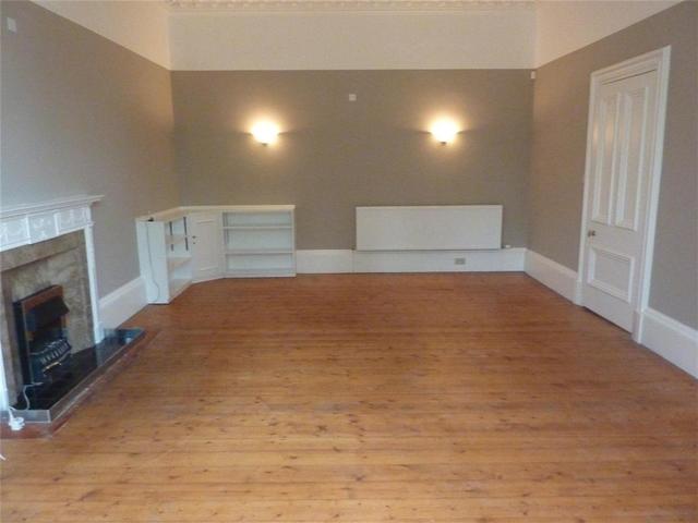  Image of 3 bedroom Flat to rent in Ledcameroch Road Bearsden Glasgow G61 at Bearsden Glasgow Glasgow, G61 4AB
