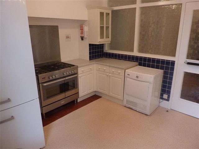  Image of 3 bedroom Flat to rent in Ledcameroch Road Bearsden Glasgow G61 at Bearsden Glasgow Glasgow, G61 4AB