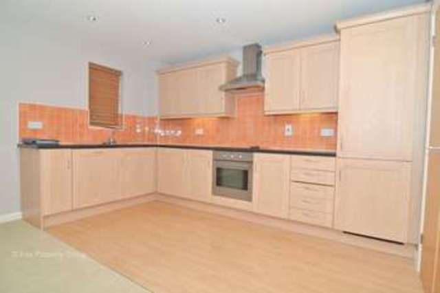  Image of 2 bedroom Flat for sale in London Road Leigh-on-Sea SS9 at 1525 London Road  Leigh-On-Sea, SS9 2SU