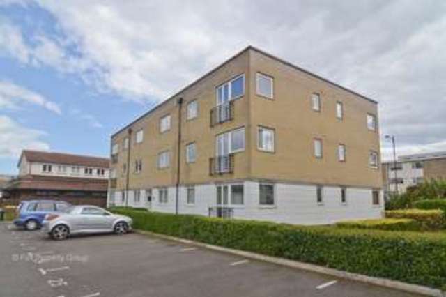  Image of 2 bedroom Flat for sale in London Road Leigh-on-Sea SS9 at 1525 London Road  Leigh-On-Sea, SS9 2SU