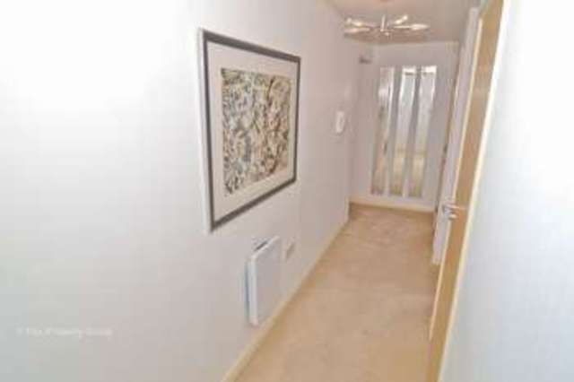  Image of 2 bedroom Flat for sale in London Road Leigh-on-Sea SS9 at 1525 London Road  Leigh-On-Sea, SS9 2SU