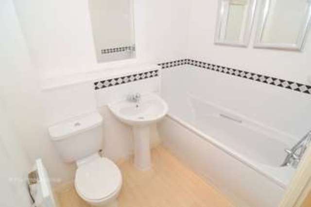  Image of 2 bedroom Flat for sale in London Road Leigh-on-Sea SS9 at 1525 London Road  Leigh-On-Sea, SS9 2SU
