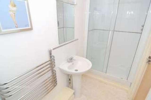  Image of 2 bedroom Flat for sale in London Road Leigh-on-Sea SS9 at 1525 London Road  Leigh-On-Sea, SS9 2SU