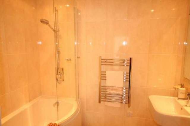  Image of 2 bedroom Property to rent in Railway Terrace Slough SL2 at Railway Terrace  Slough, SL2 5BY