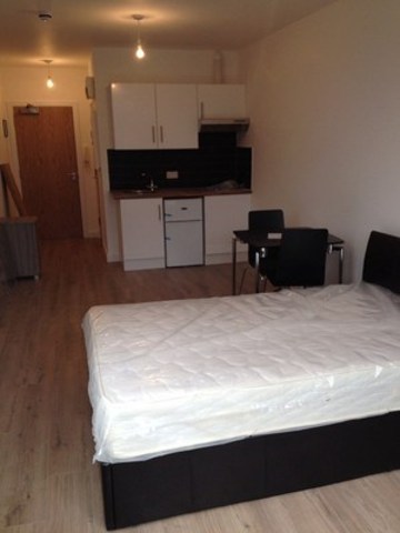  Image of Terraced house to rent in Burnside Road Becontree Dagenham RM8 at LG5    BURNSIDE ROAD  CHADWELL HEATH, RM8 1XD
