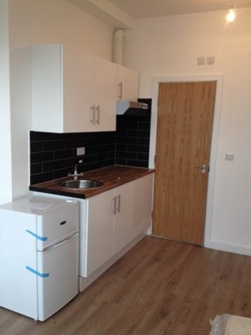  Image of Terraced house to rent in Burnside Road Becontree Dagenham RM8 at LG5    BURNSIDE ROAD  CHADWELL HEATH, RM8 1XD