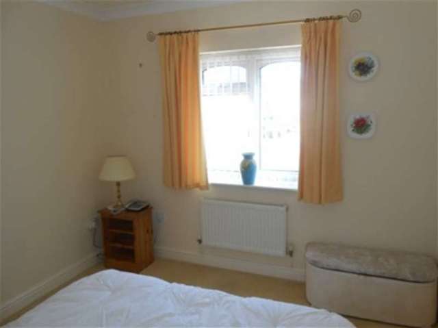  Image of 2 bedroom Detached house to rent in Lochalsh Grove Willenhall WV12 at Willenhall, WV12 5FA