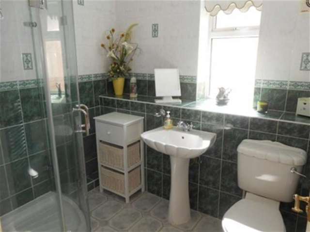  Image of 2 bedroom Detached house to rent in Lochalsh Grove Willenhall WV12 at Willenhall, WV12 5FA