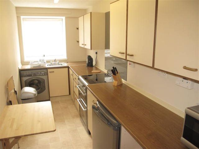  Image of 2 bedroom Flat to rent in Lochrin Place Edinburgh EH3 at Tollcross Edinburgh Edinburgh, EH3 9RB