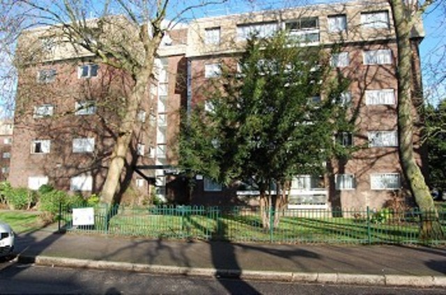  Image of 3 bedroom Ground Flat for sale in Lodge Close Edgware HA8 at Lodge Close Canons Drive Edgware, HA8 7RL