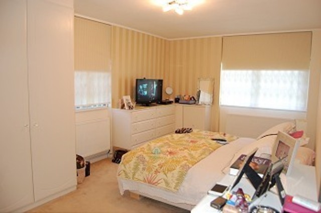  Image of 3 bedroom Ground Flat for sale in Lodge Close Edgware HA8 at Lodge Close Canons Drive Edgware, HA8 7RL