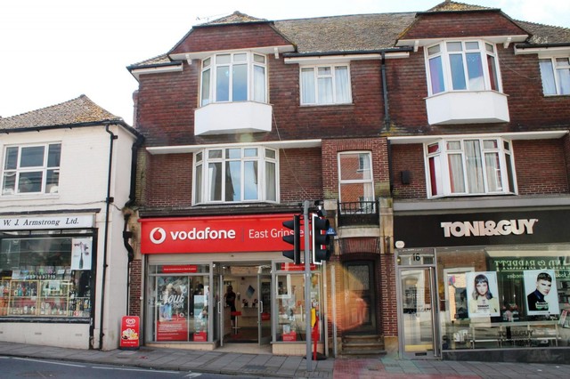  Image of 2 bedroom Flat to rent in London Road East Grinstead RH19 at East Grinstead, RH19 1AG