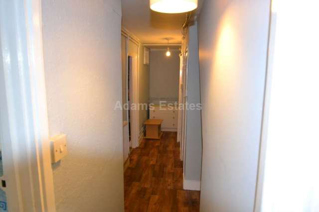  Image of Semi-Detached house to rent in London Road Earley Reading RG1 at London Road  Reading, RG1 5BY