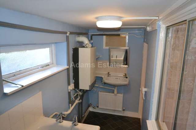  Image of Semi-Detached house to rent in London Road Earley Reading RG1 at London Road  Reading, RG1 5BY
