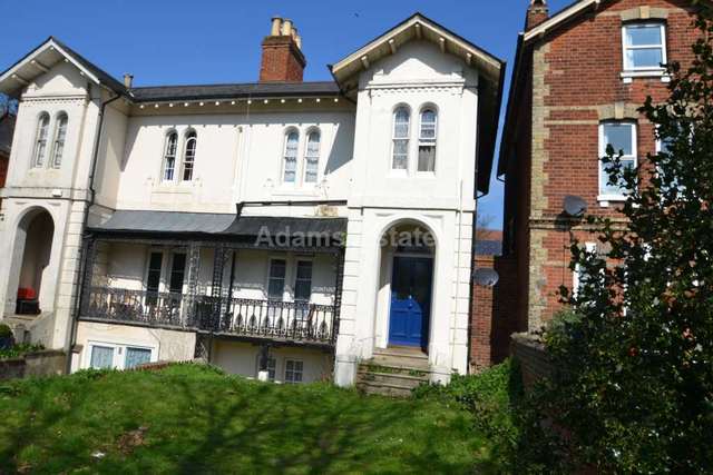  Image of Semi-Detached house to rent in London Road Earley Reading RG1 at London Road  Reading, RG1 5BY