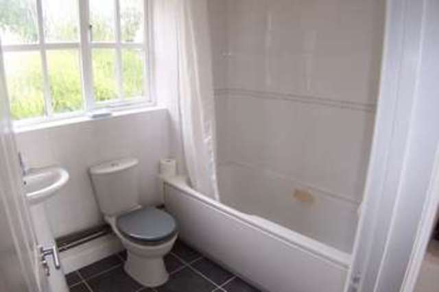  Image of 1 bedroom Flat to rent in Maidenhead Road Cookham Maidenhead SL6 at Maidenhead Road  Cookham, SL6 9DG
