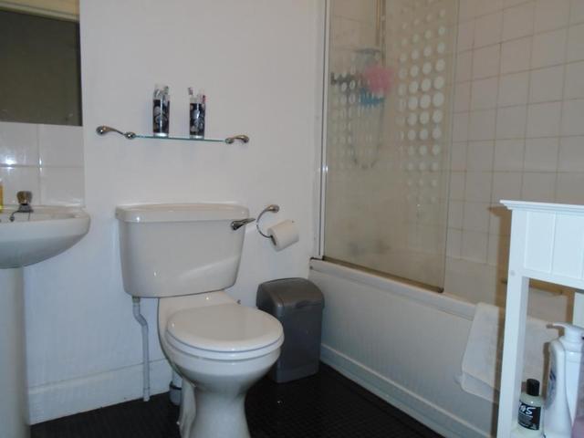  Image of 2 bedroom Flat to rent in Main Street Perth PH2 at Perth Perthshire Perthshire, PH2 7HD