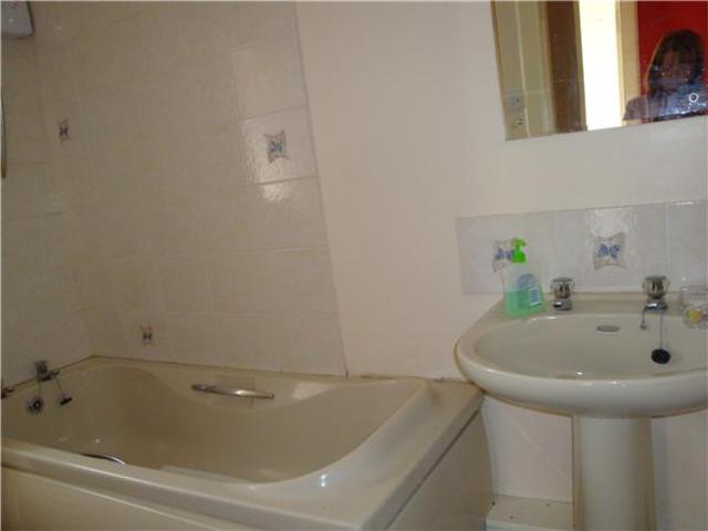  Image of 2 bedroom Flat to rent in Maitland Street Dunfermline KY12 at Dunfermline Fife Fife, KY12 8AF